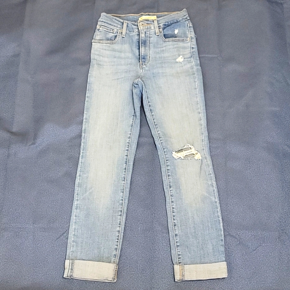 Levi Deni. Jean